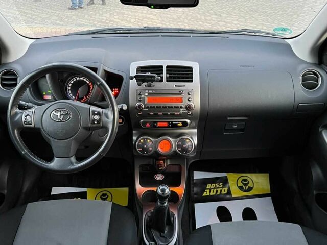 Черный Тойота Урбан Крузер, объемом двигателя 1.3 л и пробегом 130 тыс. км за 6999 $, фото 11 на Automoto.ua