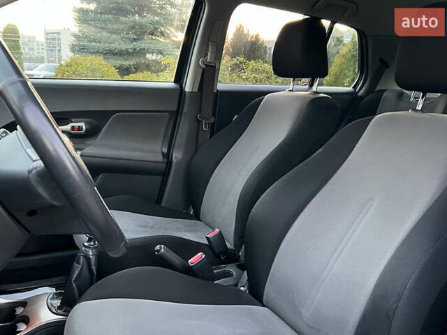 Черный Тойота Урбан Крузер, объемом двигателя 1.33 л и пробегом 130 тыс. км за 6999 $, фото 8 на Automoto.ua