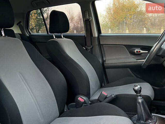 Черный Тойота Урбан Крузер, объемом двигателя 1.33 л и пробегом 130 тыс. км за 6999 $, фото 15 на Automoto.ua