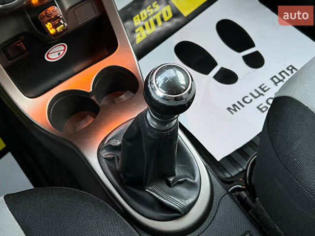 Черный Тойота Урбан Крузер, объемом двигателя 1.33 л и пробегом 130 тыс. км за 6999 $, фото 14 на Automoto.ua