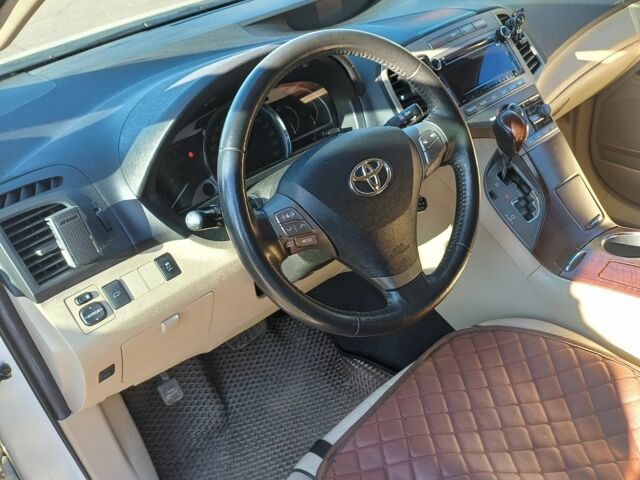 Белый Тойота Венза, объемом двигателя 2.7 л и пробегом 200 тыс. км за 15500 $, фото 8 на Automoto.ua