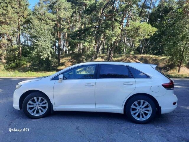 Белый Тойота Венза, объемом двигателя 2.7 л и пробегом 192 тыс. км за 16800 $, фото 2 на Automoto.ua