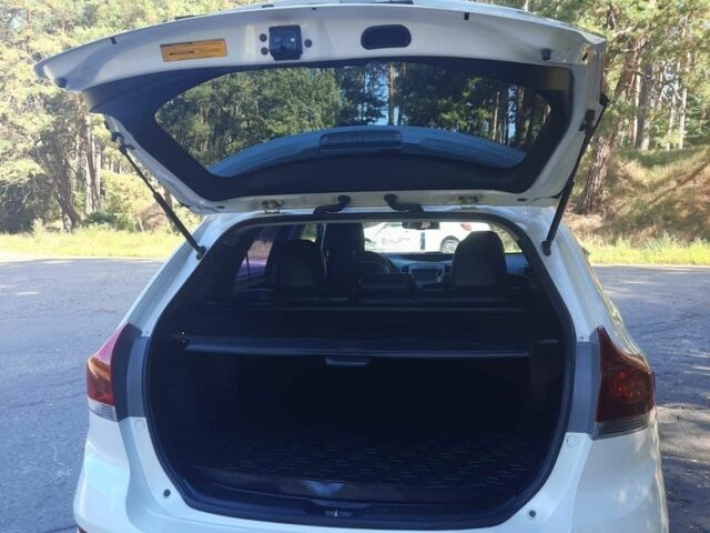 Белый Тойота Венза, объемом двигателя 2.7 л и пробегом 192 тыс. км за 16800 $, фото 3 на Automoto.ua