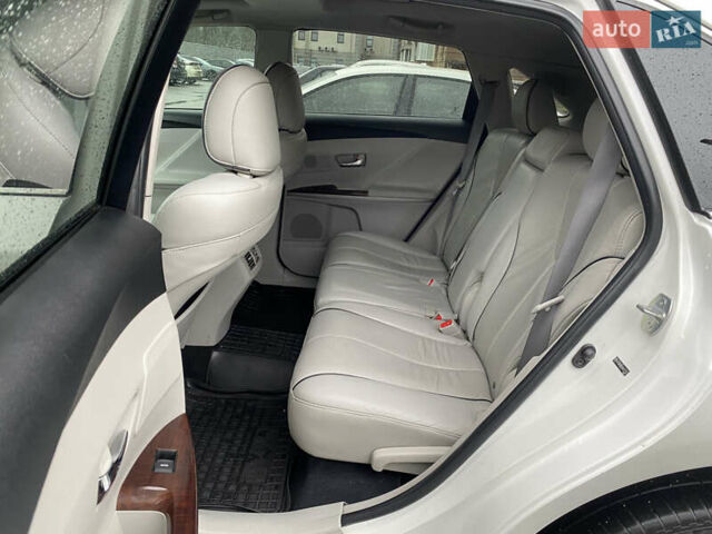 Белый Тойота Венза, объемом двигателя 2.7 л и пробегом 165 тыс. км за 12500 $, фото 16 на Automoto.ua