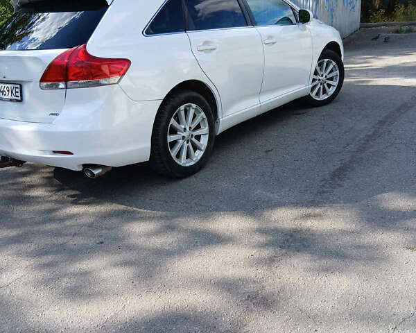Белый Тойота Венза, объемом двигателя 2.7 л и пробегом 230 тыс. км за 11500 $, фото 3 на Automoto.ua