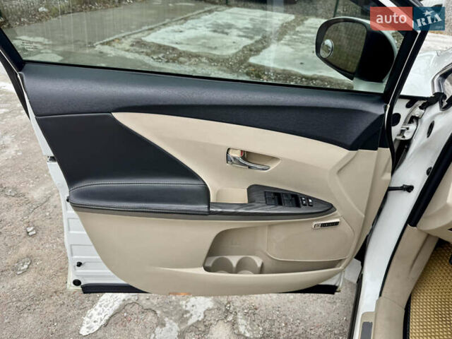 Білий Тойота Венза, об'ємом двигуна 3.46 л та пробігом 199 тис. км за 13500 $, фото 12 на Automoto.ua