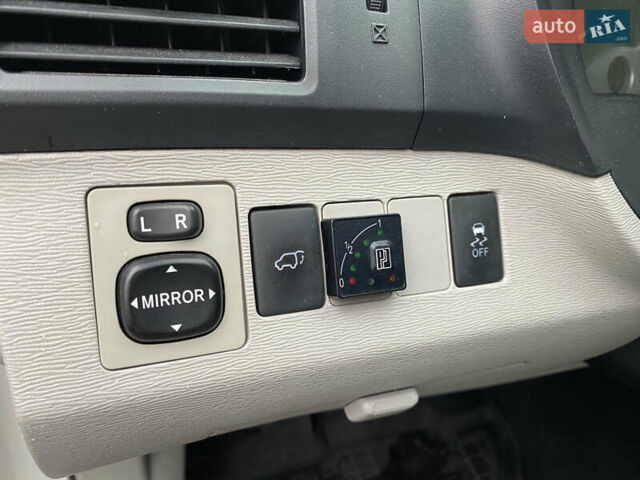 Белый Тойота Венза, объемом двигателя 2.7 л и пробегом 165 тыс. км за 12500 $, фото 18 на Automoto.ua