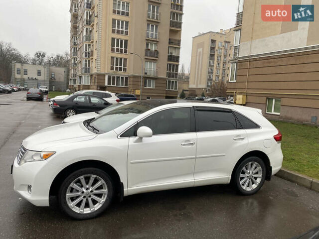 Белый Тойота Венза, объемом двигателя 2.7 л и пробегом 165 тыс. км за 12500 $, фото 3 на Automoto.ua