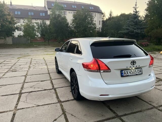 Белый Тойота Венза, объемом двигателя 2.7 л и пробегом 172 тыс. км за 12500 $, фото 5 на Automoto.ua