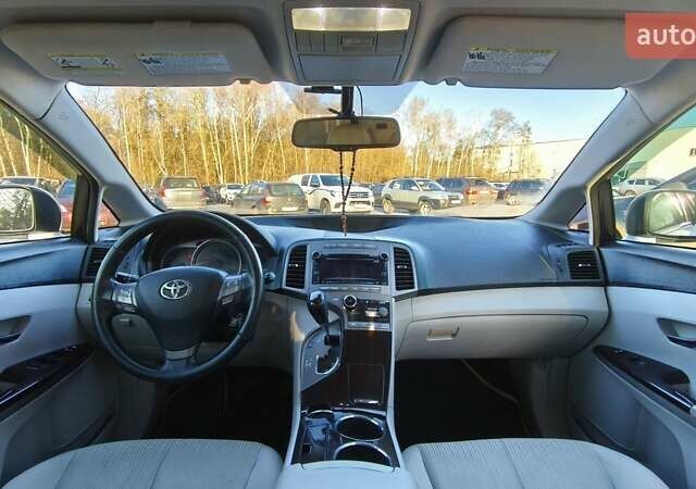 Белый Тойота Венза, объемом двигателя 2.7 л и пробегом 270 тыс. км за 11900 $, фото 2 на Automoto.ua