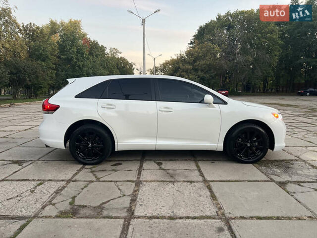 Белый Тойота Венза, объемом двигателя 2.7 л и пробегом 172 тыс. км за 12500 $, фото 2 на Automoto.ua