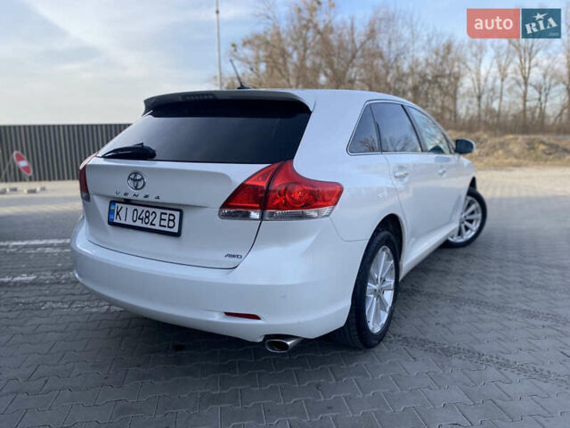 Белый Тойота Венза, объемом двигателя 2.7 л и пробегом 260 тыс. км за 11700 $, фото 3 на Automoto.ua