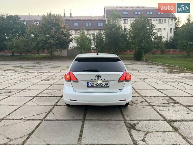 Белый Тойота Венза, объемом двигателя 2.7 л и пробегом 172 тыс. км за 12500 $, фото 5 на Automoto.ua