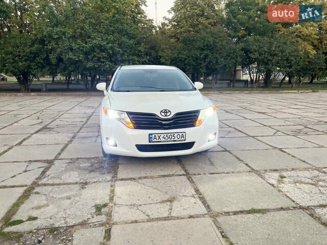 Белый Тойота Венза, объемом двигателя 2.7 л и пробегом 172 тыс. км за 12500 $, фото 1 на Automoto.ua