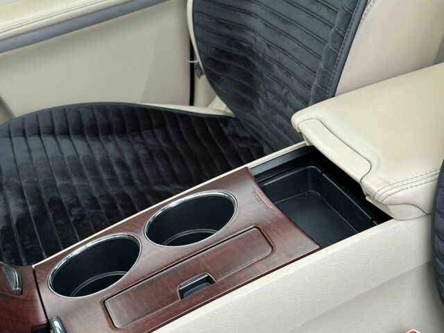 Білий Тойота Венза, об'ємом двигуна 2.7 л та пробігом 174 тис. км за 12500 $, фото 19 на Automoto.ua