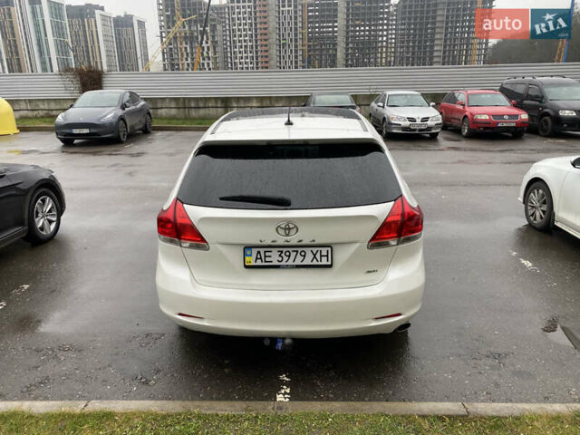 Белый Тойота Венза, объемом двигателя 2.7 л и пробегом 165 тыс. км за 12500 $, фото 5 на Automoto.ua