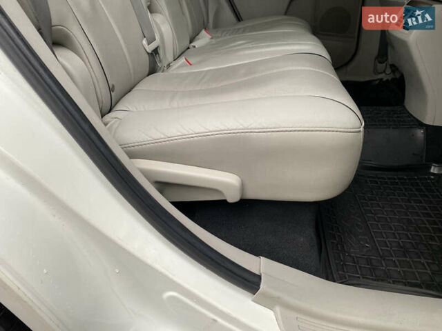 Белый Тойота Венза, объемом двигателя 2.7 л и пробегом 165 тыс. км за 12500 $, фото 22 на Automoto.ua