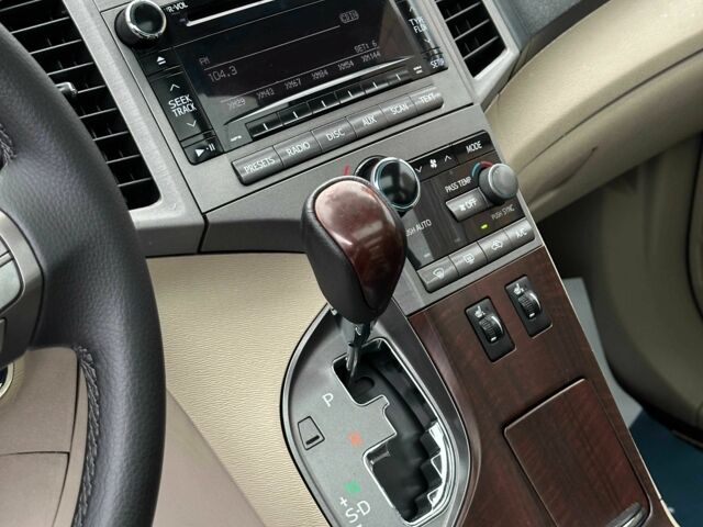 Білий Тойота Венза, об'ємом двигуна 2.7 л та пробігом 174 тис. км за 12500 $, фото 18 на Automoto.ua