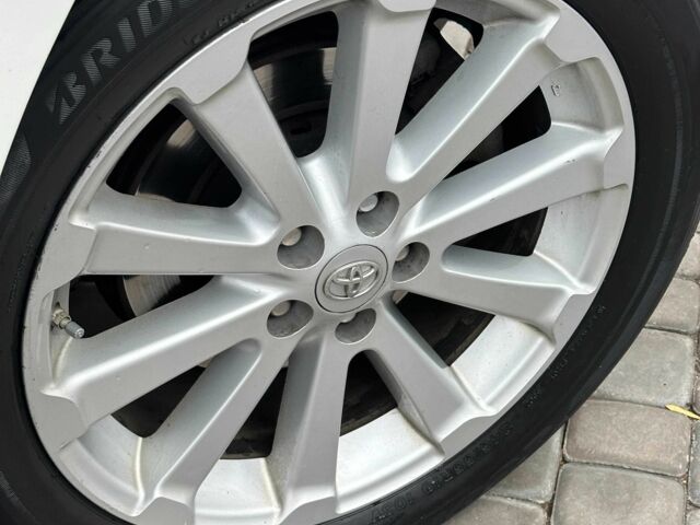 Білий Тойота Венза, об'ємом двигуна 2.7 л та пробігом 174 тис. км за 12500 $, фото 3 на Automoto.ua