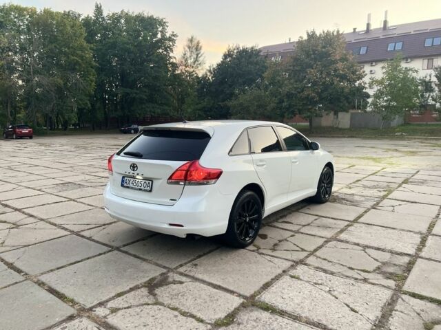 Белый Тойота Венза, объемом двигателя 2.7 л и пробегом 172 тыс. км за 12500 $, фото 4 на Automoto.ua