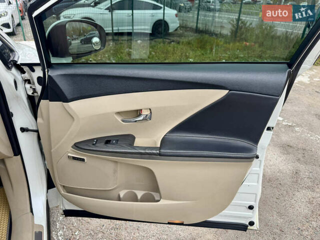 Білий Тойота Венза, об'ємом двигуна 3.46 л та пробігом 199 тис. км за 13500 $, фото 31 на Automoto.ua
