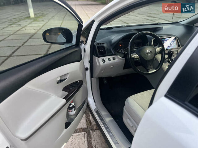 Белый Тойота Венза, объемом двигателя 2.7 л и пробегом 172 тыс. км за 12500 $, фото 15 на Automoto.ua