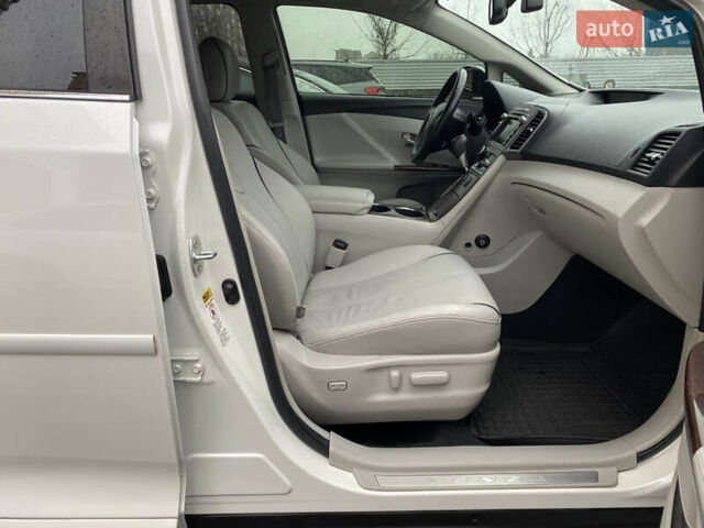 Белый Тойота Венза, объемом двигателя 2.7 л и пробегом 165 тыс. км за 12500 $, фото 24 на Automoto.ua
