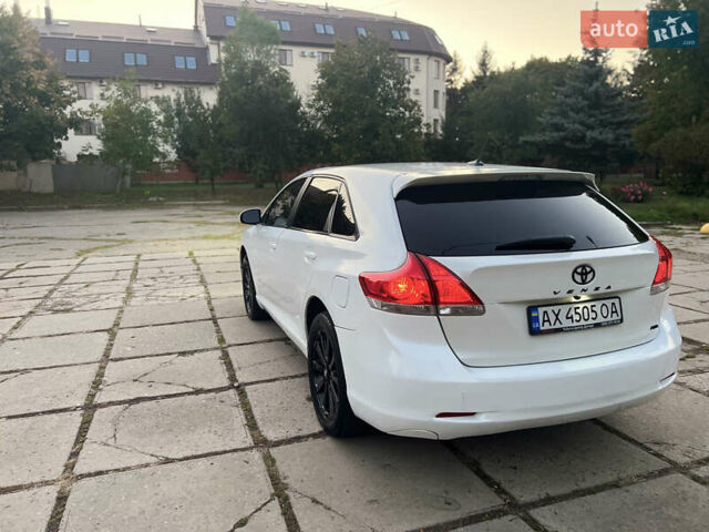 Белый Тойота Венза, объемом двигателя 2.7 л и пробегом 172 тыс. км за 12500 $, фото 6 на Automoto.ua