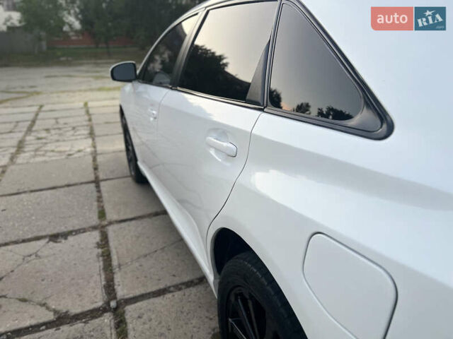 Белый Тойота Венза, объемом двигателя 2.7 л и пробегом 172 тыс. км за 12500 $, фото 7 на Automoto.ua