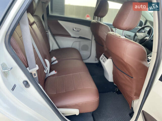 Белый Тойота Венза, объемом двигателя 2.7 л и пробегом 260 тыс. км за 11700 $, фото 17 на Automoto.ua