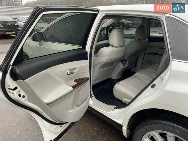 Белый Тойота Венза, объемом двигателя 2.7 л и пробегом 165 тыс. км за 12500 $, фото 17 на Automoto.ua