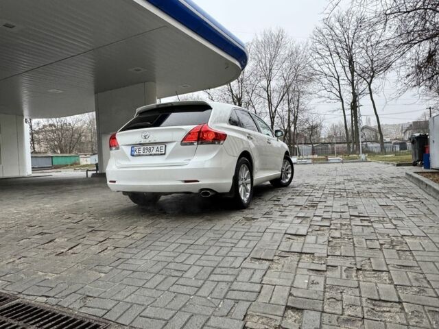 Белый Тойота Венза, объемом двигателя 2.7 л и пробегом 135 тыс. км за 14800 $, фото 2 на Automoto.ua