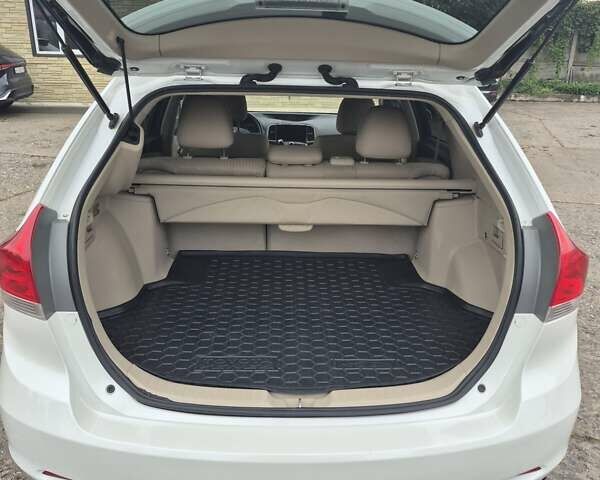 Белый Тойота Венза, объемом двигателя 2.7 л и пробегом 190 тыс. км за 13500 $, фото 9 на Automoto.ua