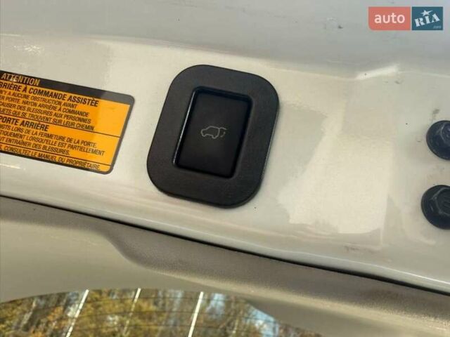 Белый Тойота Венза, объемом двигателя 2.67 л и пробегом 145 тыс. км за 12300 $, фото 22 на Automoto.ua