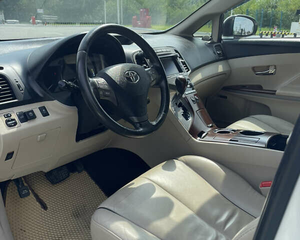 Белый Тойота Венза, объемом двигателя 2.67 л и пробегом 205 тыс. км за 14500 $, фото 9 на Automoto.ua