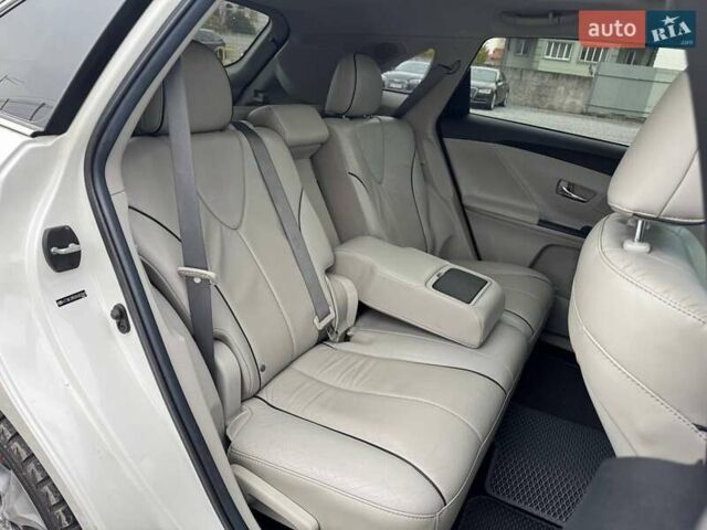 Белый Тойота Венза, объемом двигателя 3.46 л и пробегом 168 тыс. км за 16990 $, фото 10 на Automoto.ua