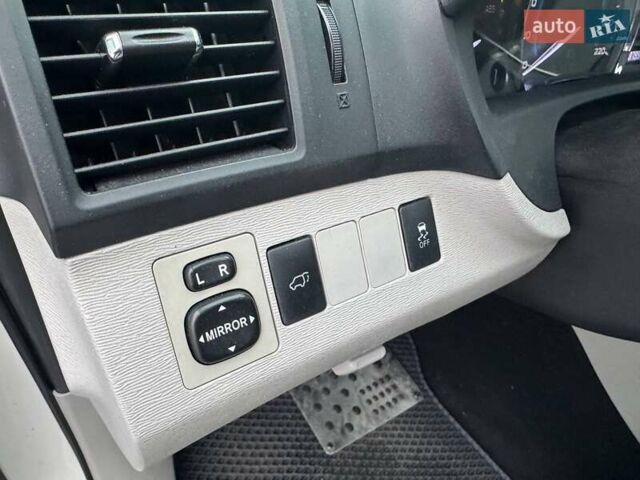 Белый Тойота Венза, объемом двигателя 3.46 л и пробегом 168 тыс. км за 16990 $, фото 19 на Automoto.ua