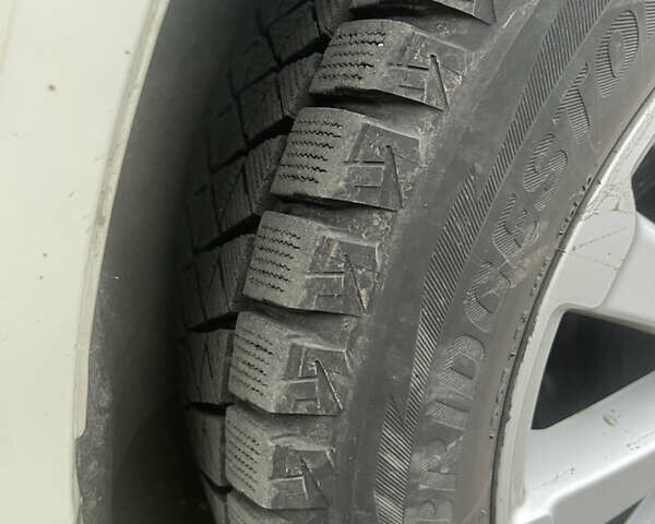 Белый Тойота Венза, объемом двигателя 2.67 л и пробегом 152 тыс. км за 12900 $, фото 17 на Automoto.ua