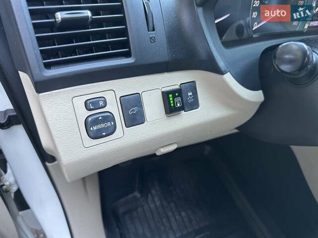 Белый Тойота Венза, объемом двигателя 2.69 л и пробегом 144 тыс. км за 12999 $, фото 28 на Automoto.ua