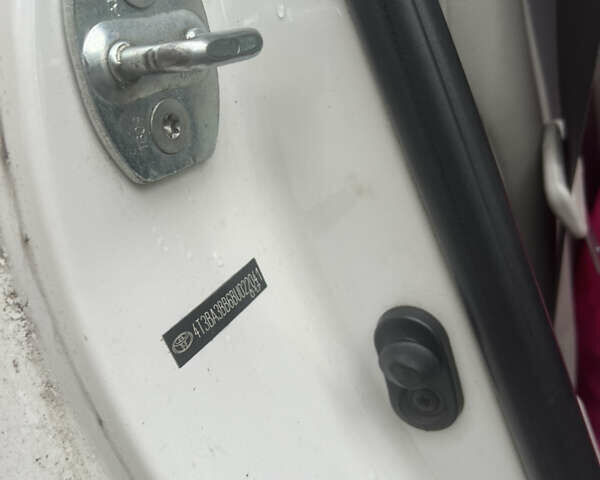 Белый Тойота Венза, объемом двигателя 2.67 л и пробегом 152 тыс. км за 12900 $, фото 13 на Automoto.ua