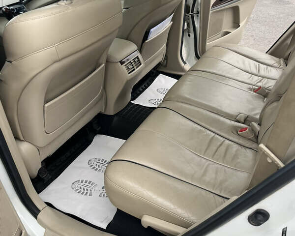 Белый Тойота Венза, объемом двигателя 0 л и пробегом 166 тыс. км за 14500 $, фото 9 на Automoto.ua