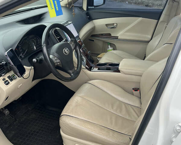 Белый Тойота Венза, объемом двигателя 0 л и пробегом 166 тыс. км за 14500 $, фото 7 на Automoto.ua
