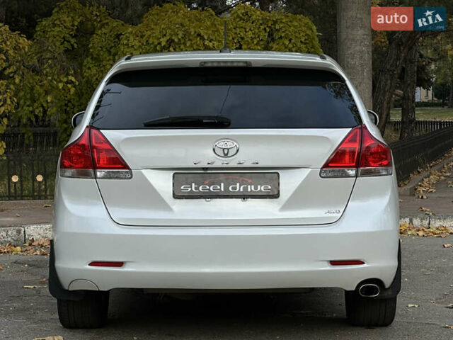 Белый Тойота Венза, объемом двигателя 2.7 л и пробегом 145 тыс. км за 13499 $, фото 6 на Automoto.ua