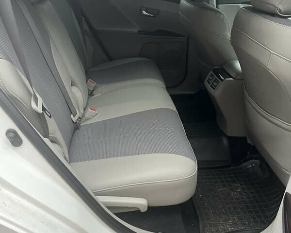 Белый Тойота Венза, объемом двигателя 2.67 л и пробегом 152 тыс. км за 12900 $, фото 12 на Automoto.ua