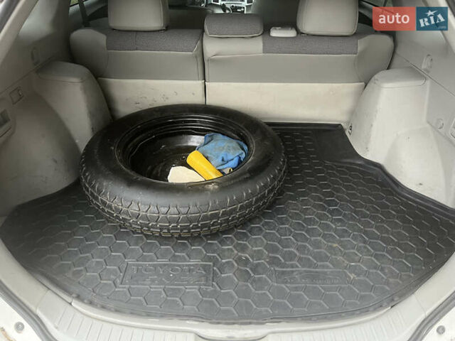 Белый Тойота Венза, объемом двигателя 2.67 л и пробегом 152 тыс. км за 12900 $, фото 19 на Automoto.ua