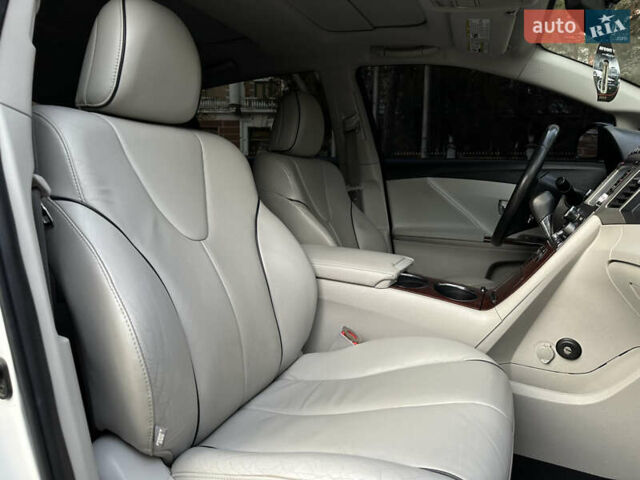 Белый Тойота Венза, объемом двигателя 2.7 л и пробегом 145 тыс. км за 13499 $, фото 19 на Automoto.ua