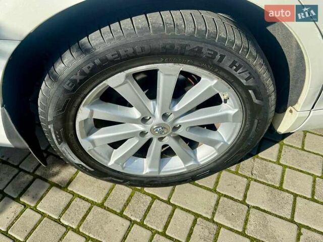 Белый Тойота Венза, объемом двигателя 2.67 л и пробегом 145 тыс. км за 12300 $, фото 20 на Automoto.ua
