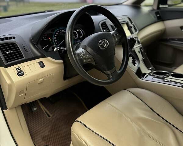 Белый Тойота Венза, объемом двигателя 2.69 л и пробегом 180 тыс. км за 14700 $, фото 4 на Automoto.ua