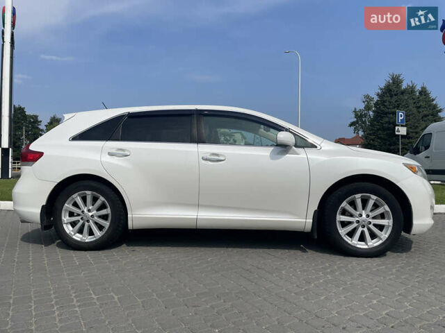 Белый Тойота Венза, объемом двигателя 2.67 л и пробегом 205 тыс. км за 14500 $, фото 3 на Automoto.ua