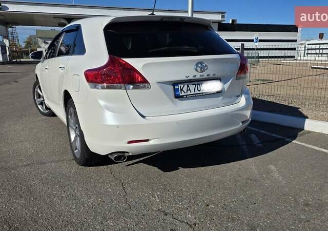 Белый Тойота Венза, объемом двигателя 3.5 л и пробегом 167 тыс. км за 16500 $, фото 2 на Automoto.ua